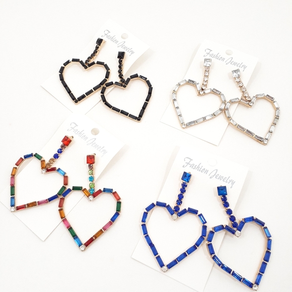 (NEW) HEART Earrings with Crystals in Alloy Gold Color - Picture 2 of 2